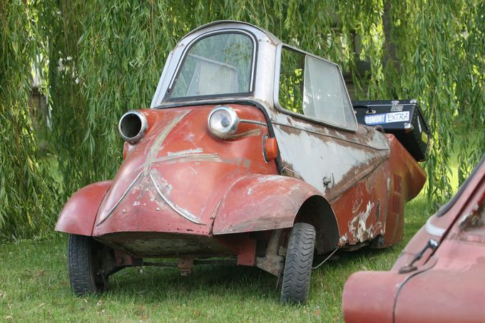 mazu-automobiliu-kolekcija