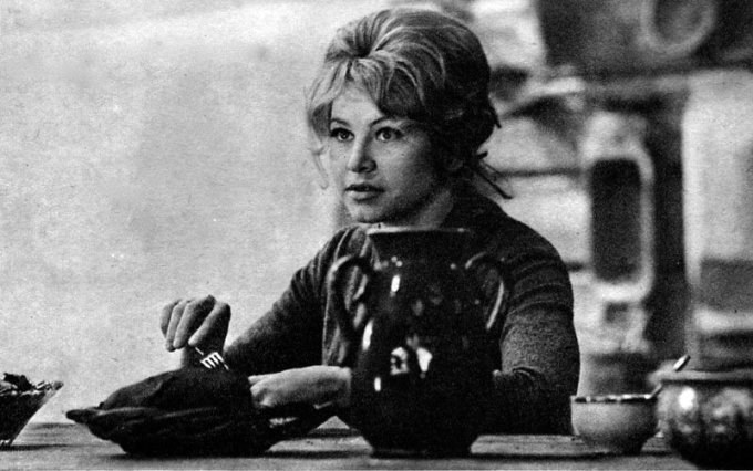 LNDT nuotr. / Aktorė Regina Paliukaitytė filme „Jausmai“