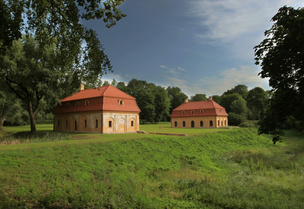 Liubavo_dvaro_oficina_oranzerija